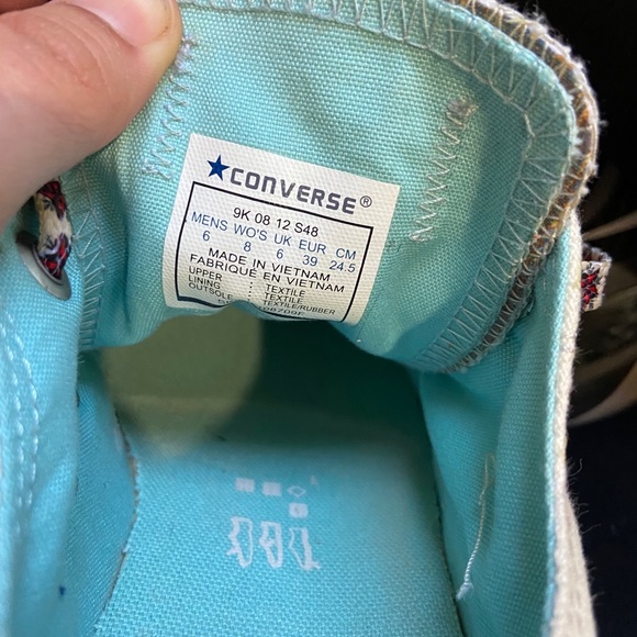 Double tongue Converse! Like new! - Picture 4 of 8